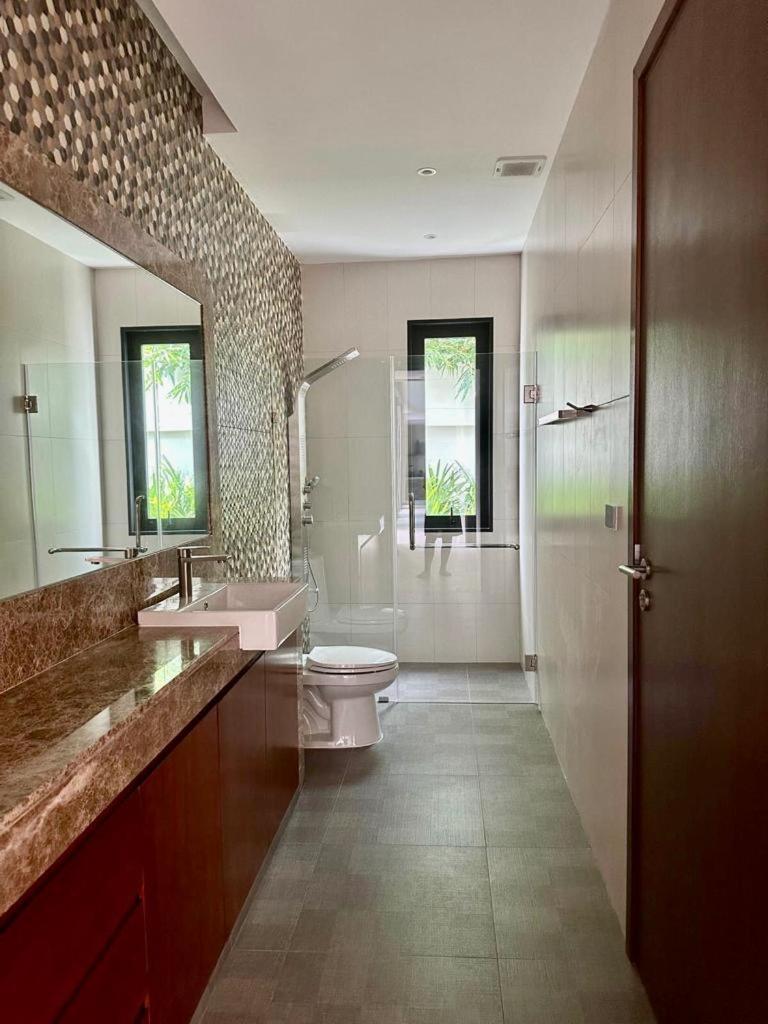 Villa Aura 4 Bd In Bang Tao *